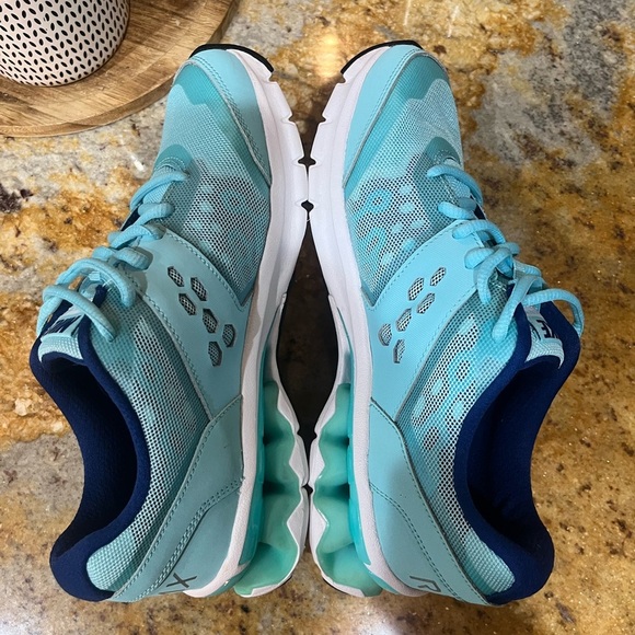 Nike Reax Run 10 size 5.5 - Picture 5 of 8